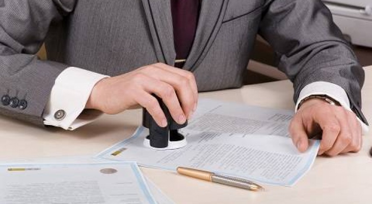 Có được ủy quyền cho người khác đi khiếu nại không?